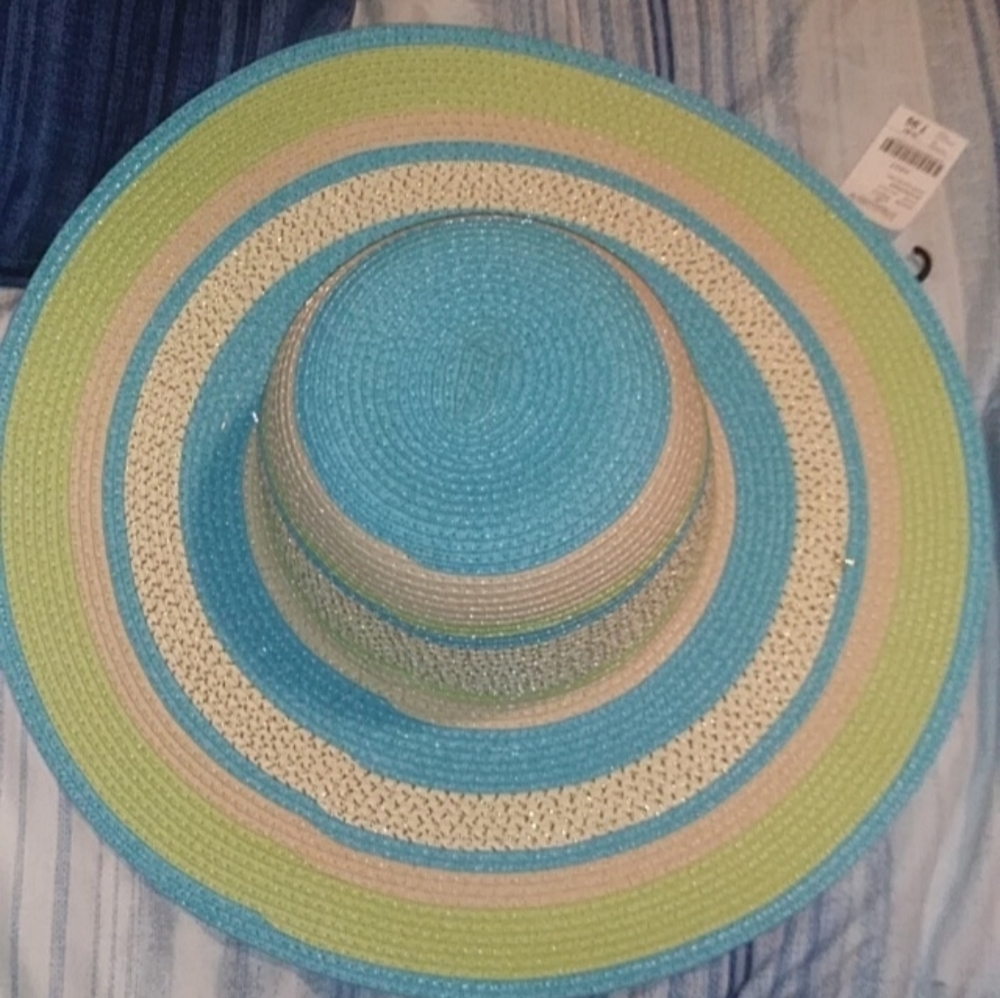 Beach hat from discovery